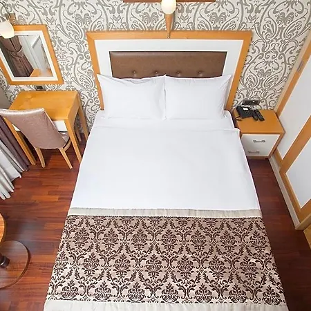 מלון Nova Plaza Taksim Square 3*