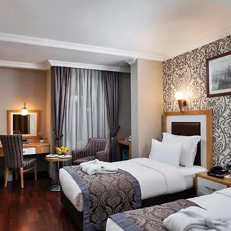 Nova Plaza Taksim Square Hotel 3*