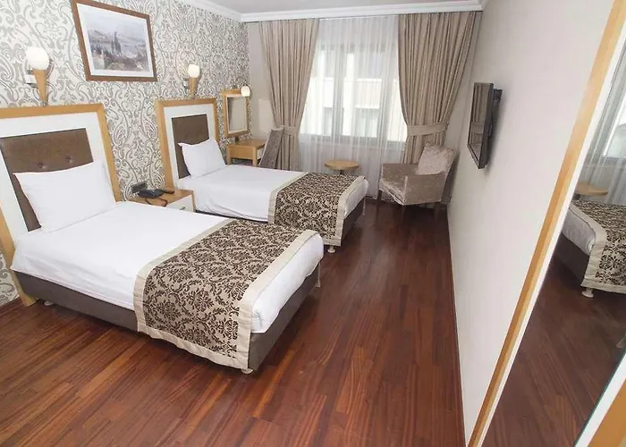 فندق Nova Plaza Taksim Square 3*