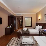 מלון Nova Plaza Taksim Square 3*