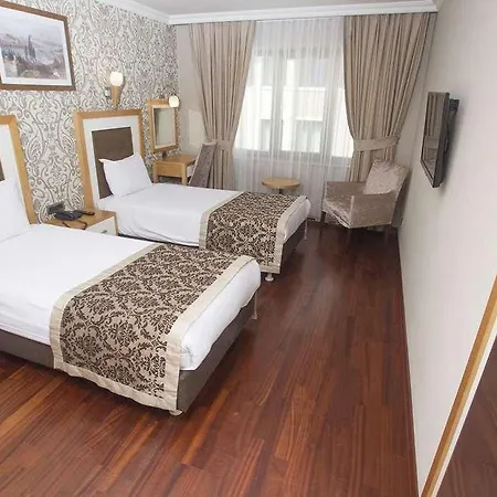 מלון Nova Plaza Taksim Square 3*