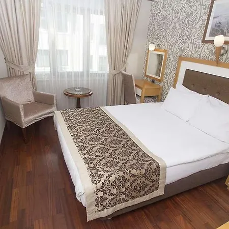 מלון Nova Plaza Taksim Square 3*