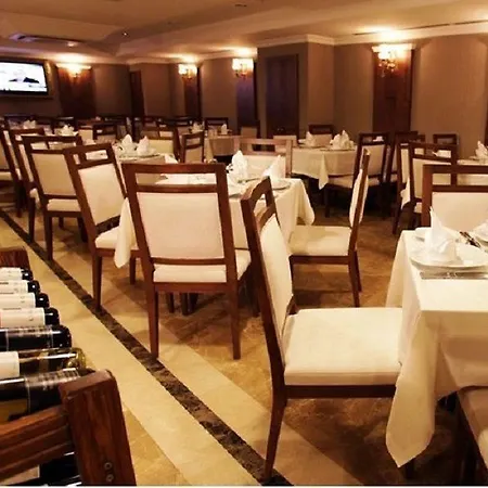 מלון Nova Plaza Taksim Square 3*