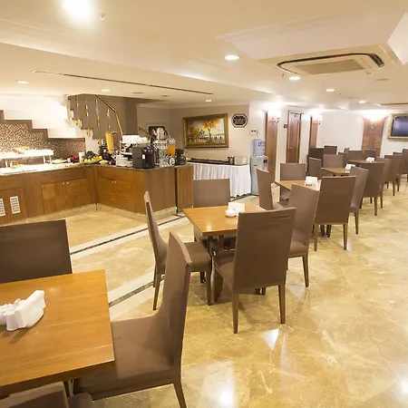 מלון Nova Plaza Taksim Square 3*